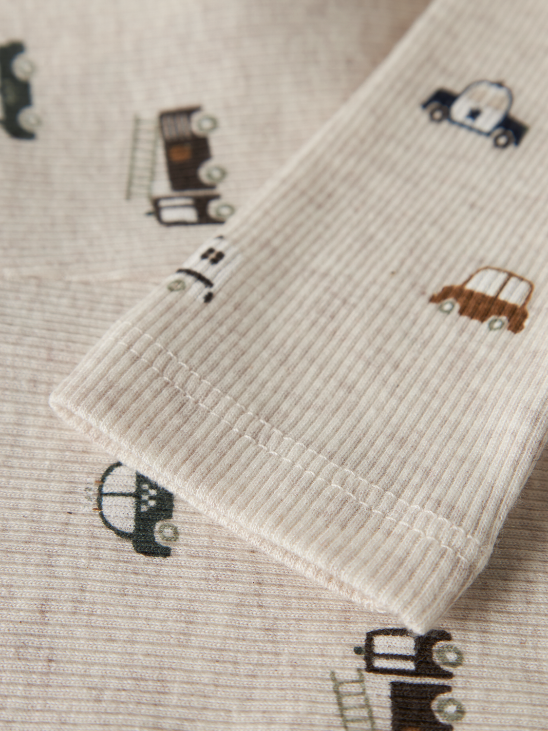 model_shot-front_full